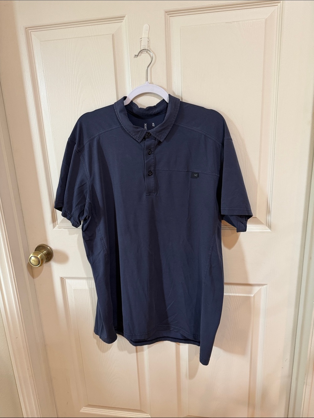 Arc’teryx Classic Men's Navy Polo Shirt Sz XL.  Box52